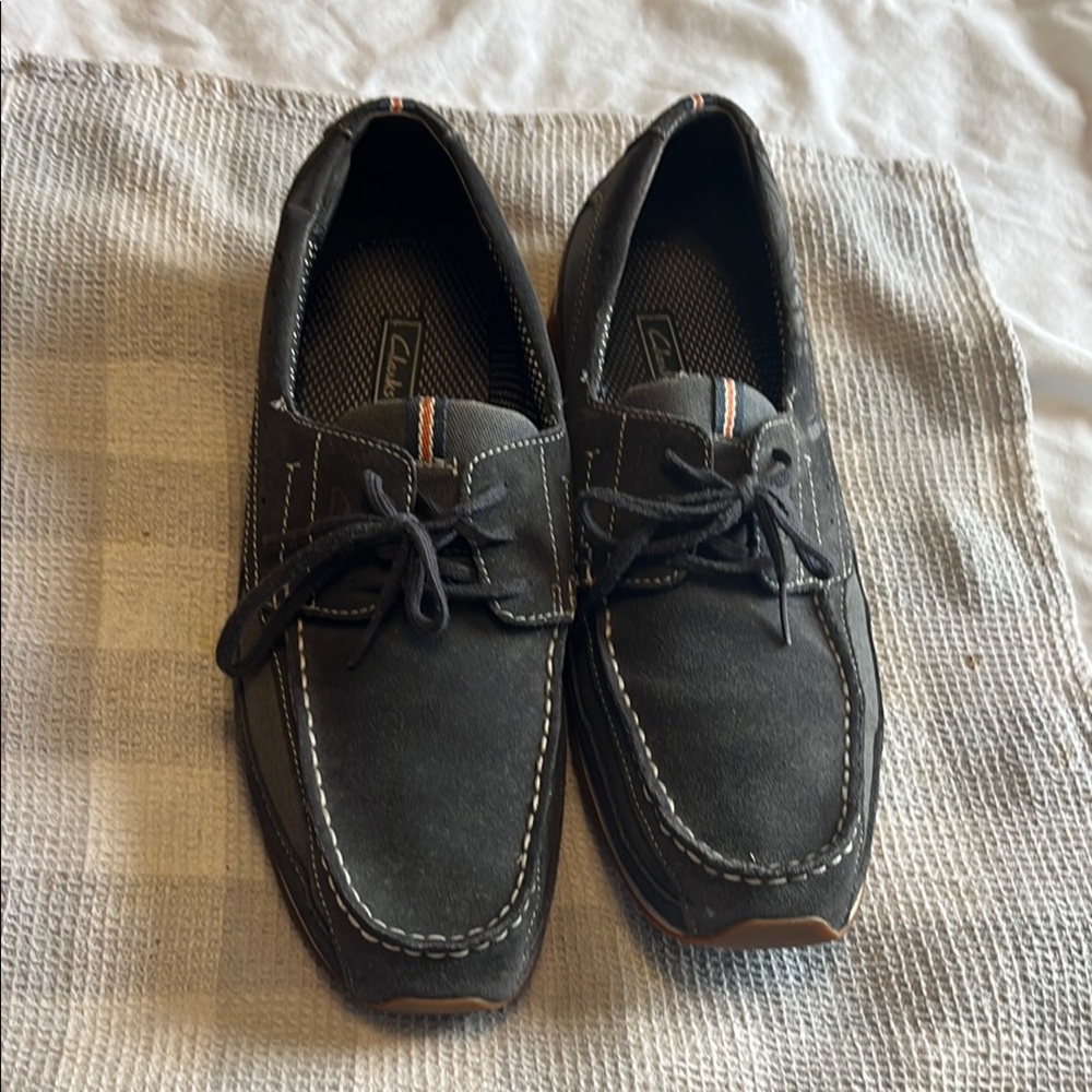 mens size 12 clarks casual low cut loafers / sneakers  excellent condition